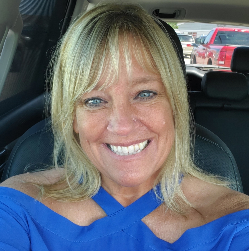 Meet your Posher, Estelle